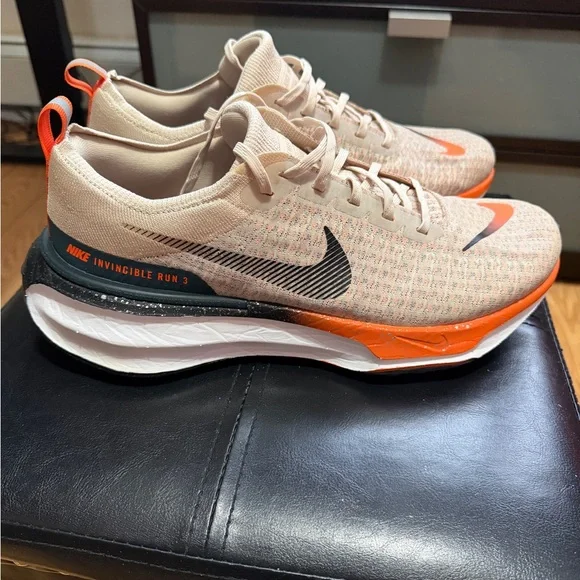 Nike Invincible Run 3 - Cream and Orange Athletic Shoes